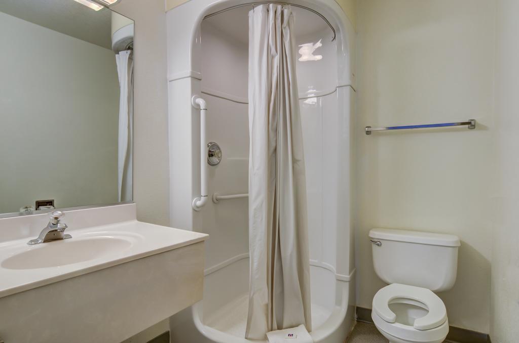 Park Inn By Radisson, Fort Collins Room photo