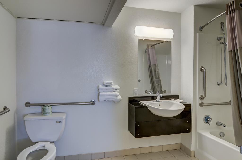 Park Inn By Radisson, Fort Collins Room photo