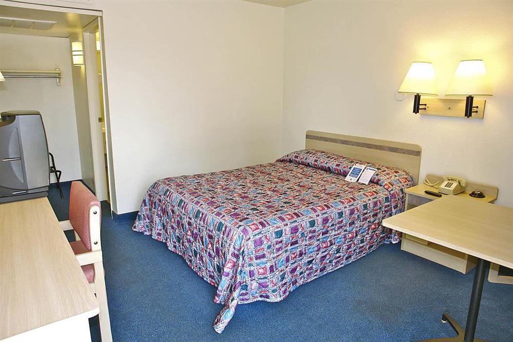 Park Inn By Radisson, Fort Collins Room photo